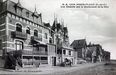 1910年頃、パリプラージュ通りにあるシャレーを描いたポストカード（写真後） 作： French Photographer